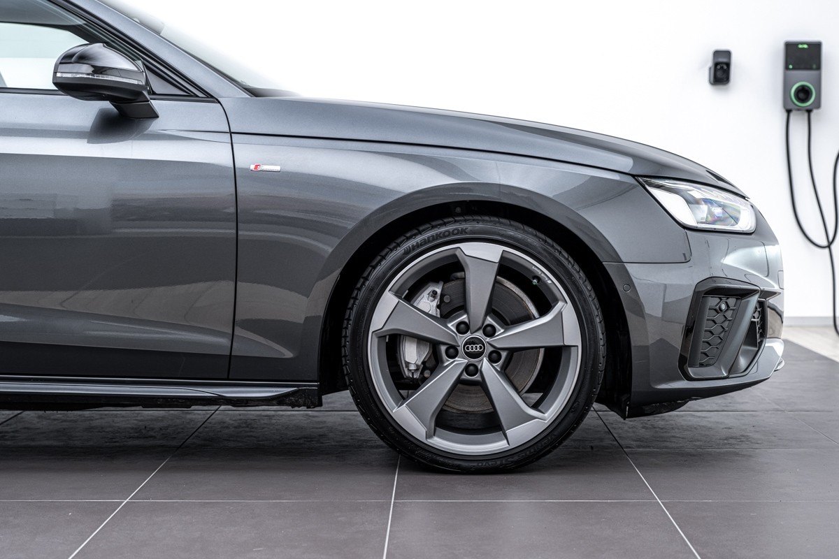 Audi A4 45 TFSI quattro  S Line Avant