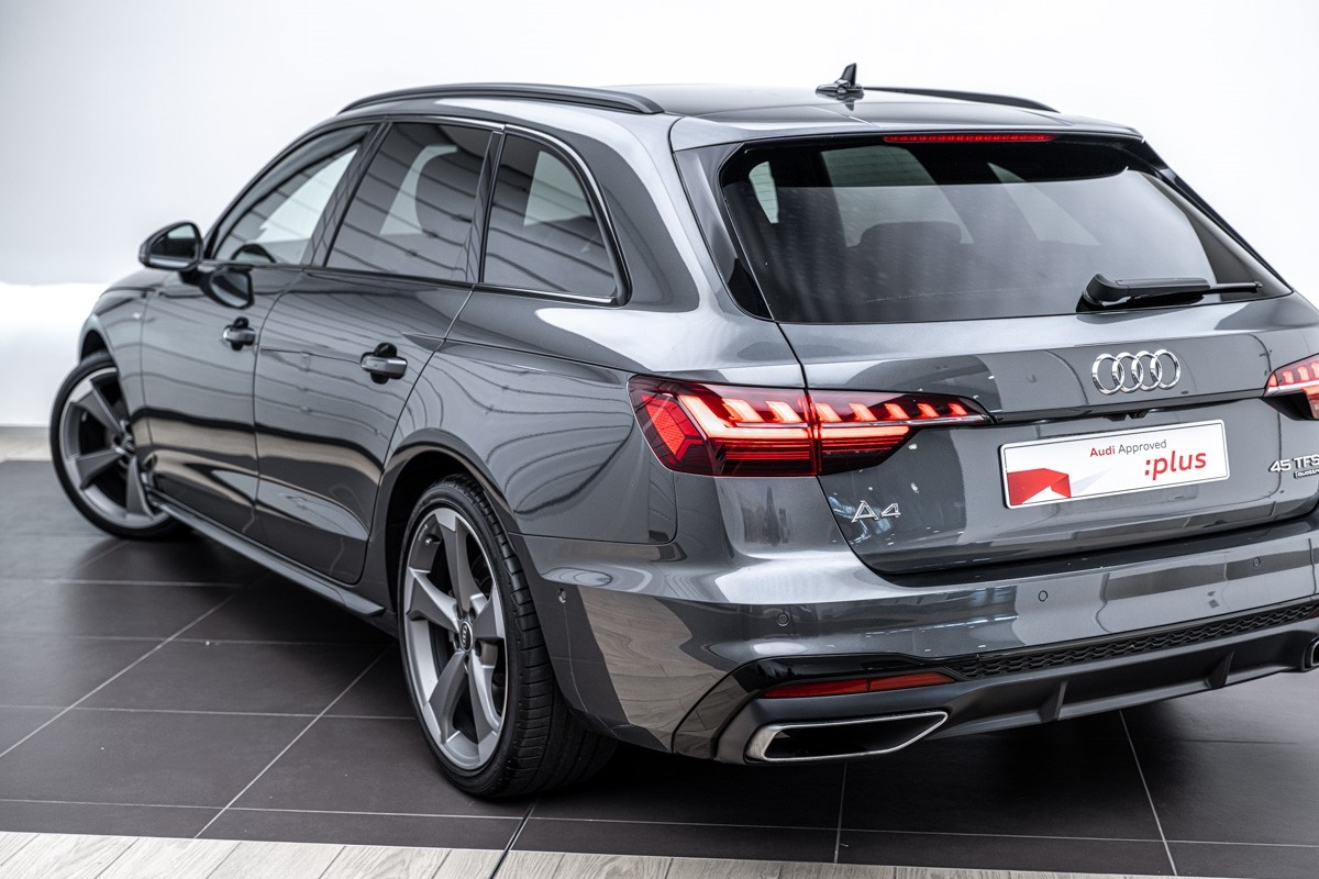 Audi A4 45 TFSI quattro  S Line Avant