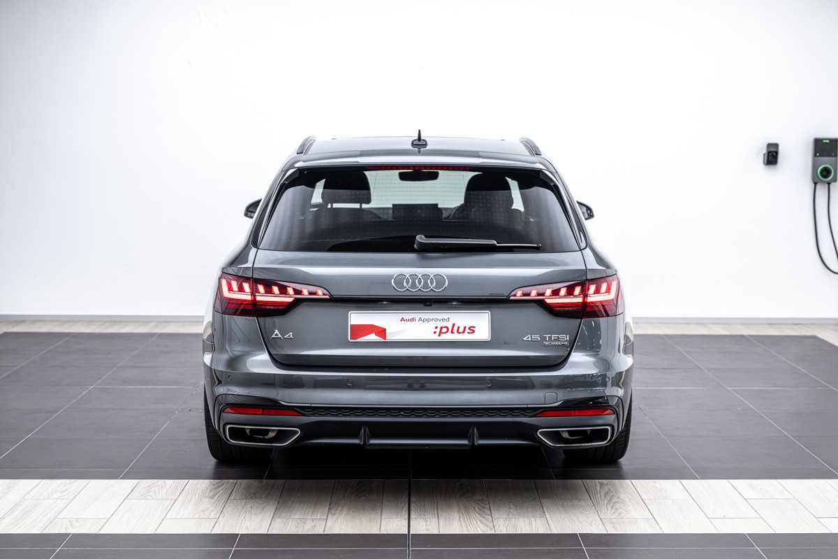 Audi A4 45 TFSI quattro  S Line Avant