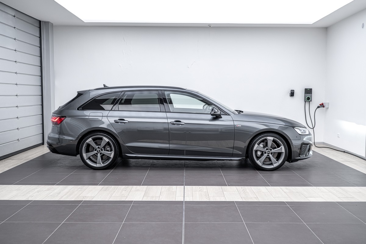 Audi A4 45 TFSI quattro  S Line Avant