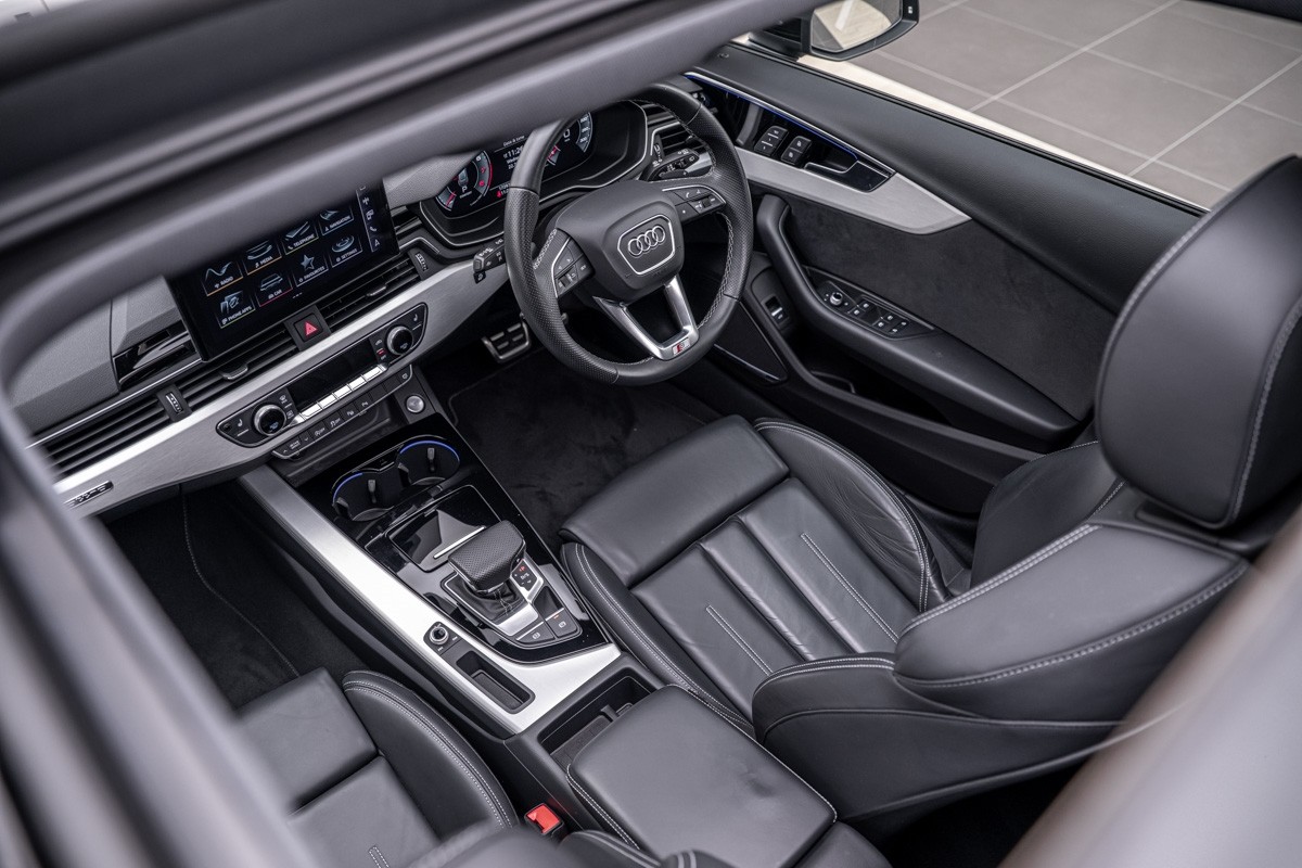 Audi A4 45 TFSI quattro  S Line Avant