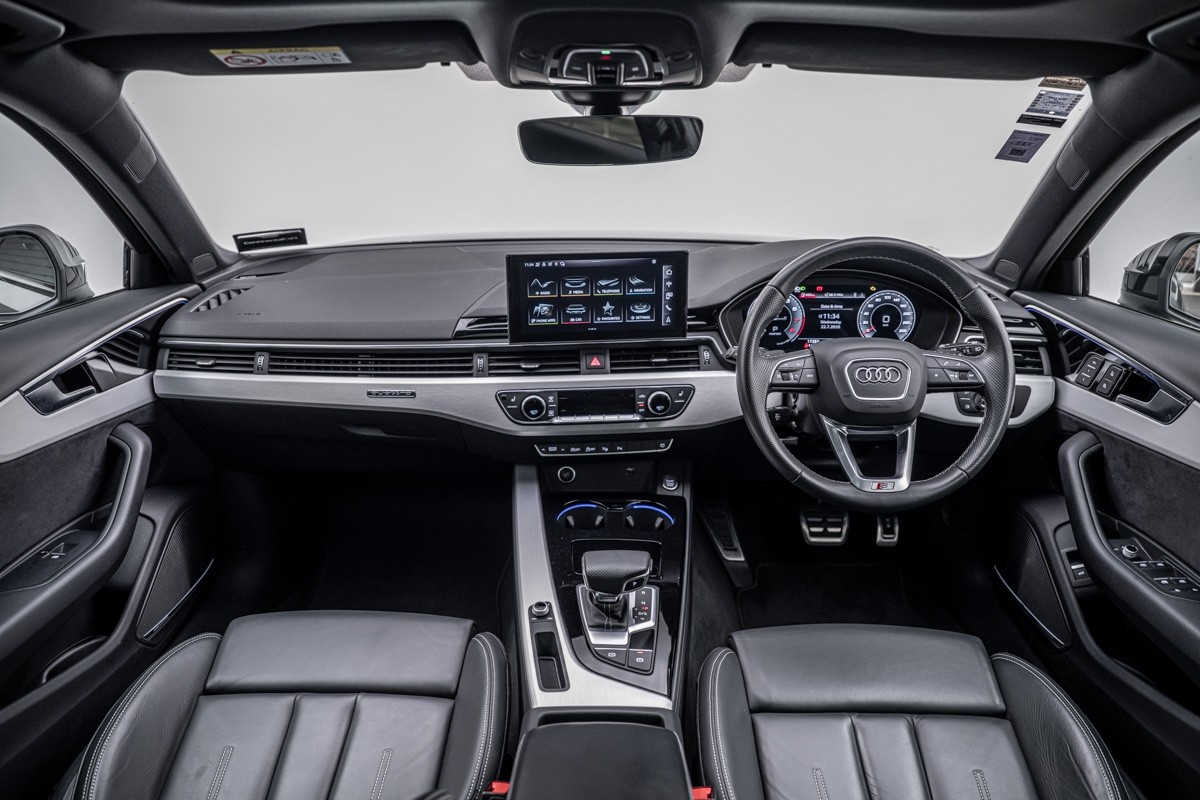 Audi A4 45 TFSI quattro  S Line Avant