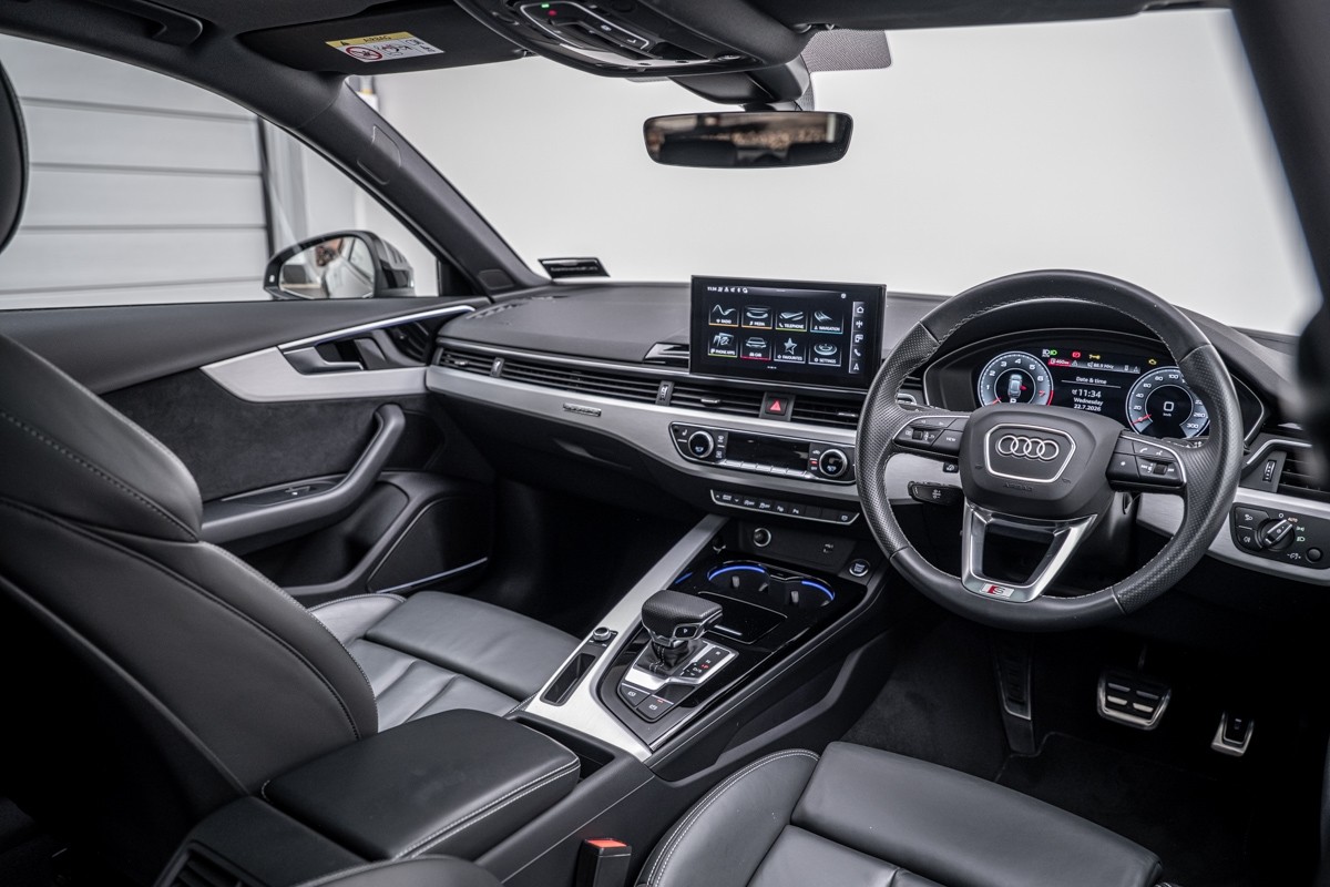 Audi A4 45 TFSI quattro  S Line Avant