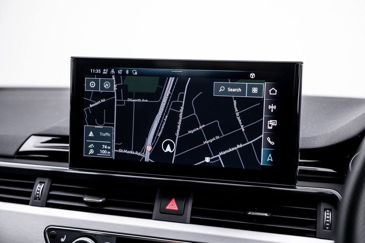 Audi A4 45 TFSI quattro  S Line Avant