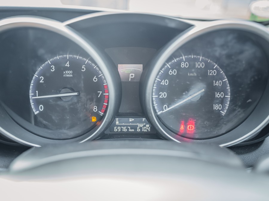 2012 Mazda Axela 10