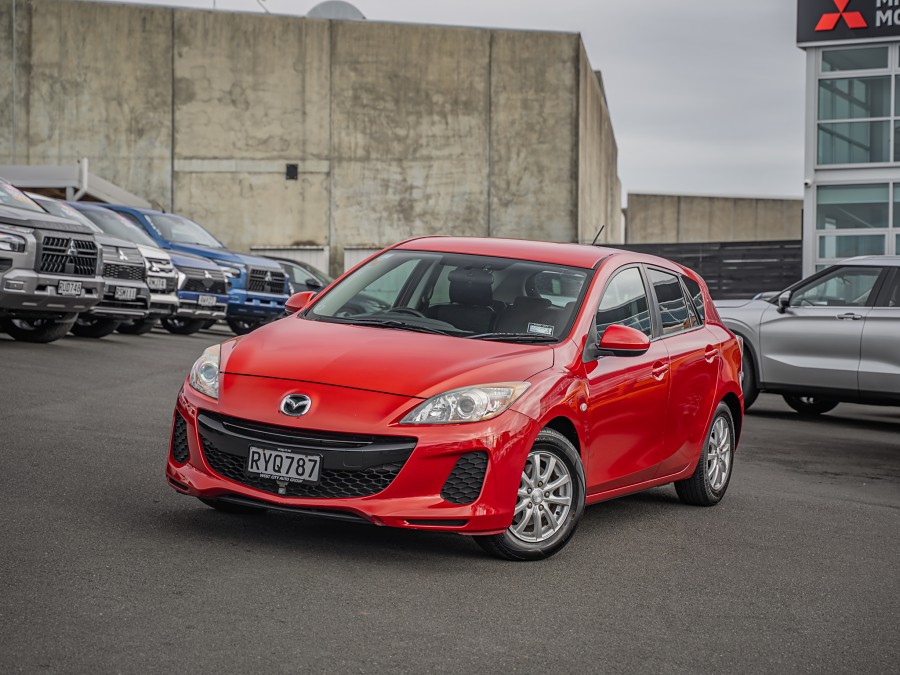 2012 Mazda Axela 1