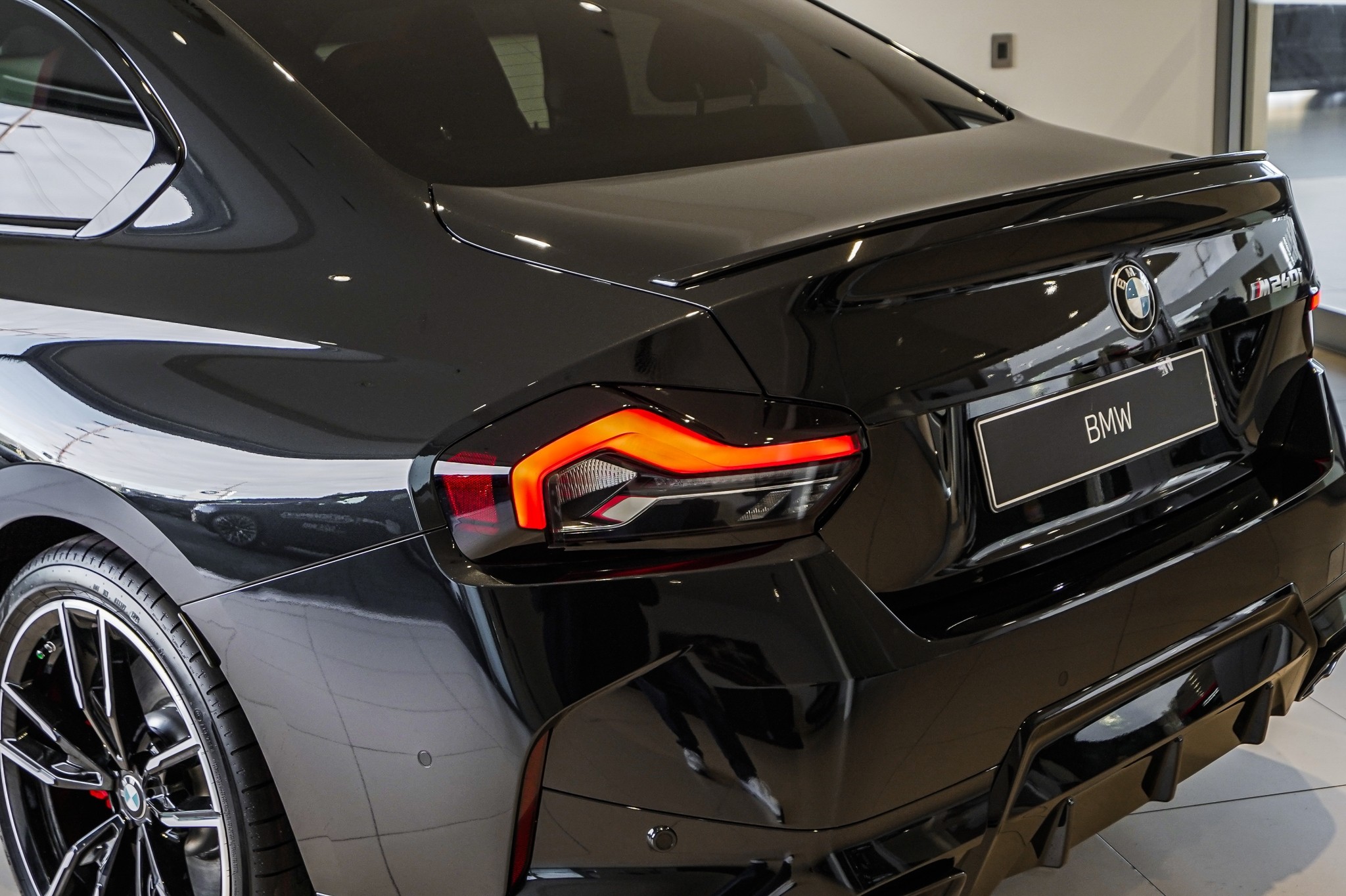 BMW M240i xDrive Coupe