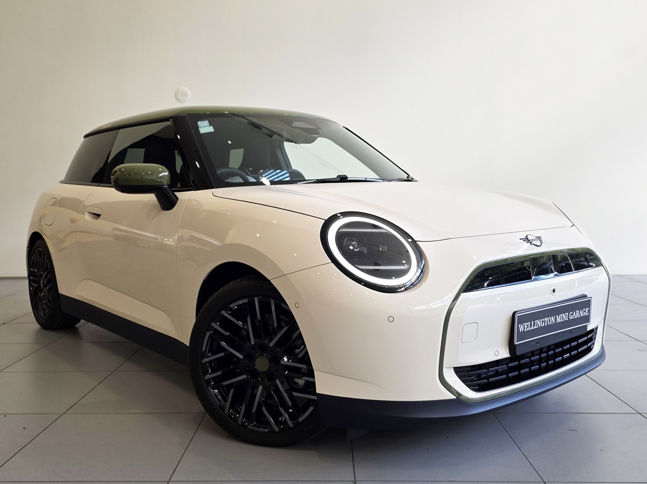MINI Cooper SE Paul Smith Edition
