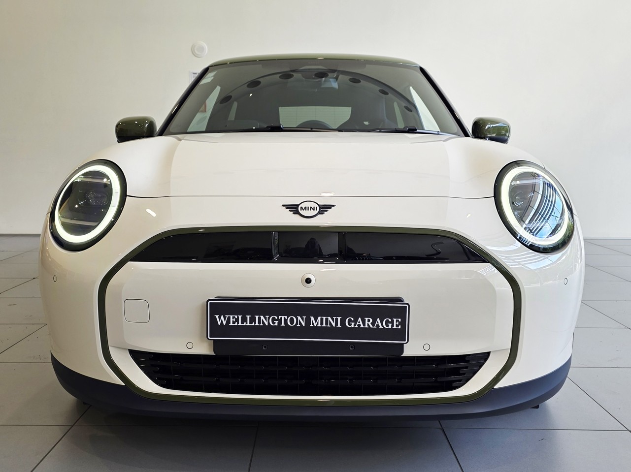 MINI Cooper SE Paul Smith Edition