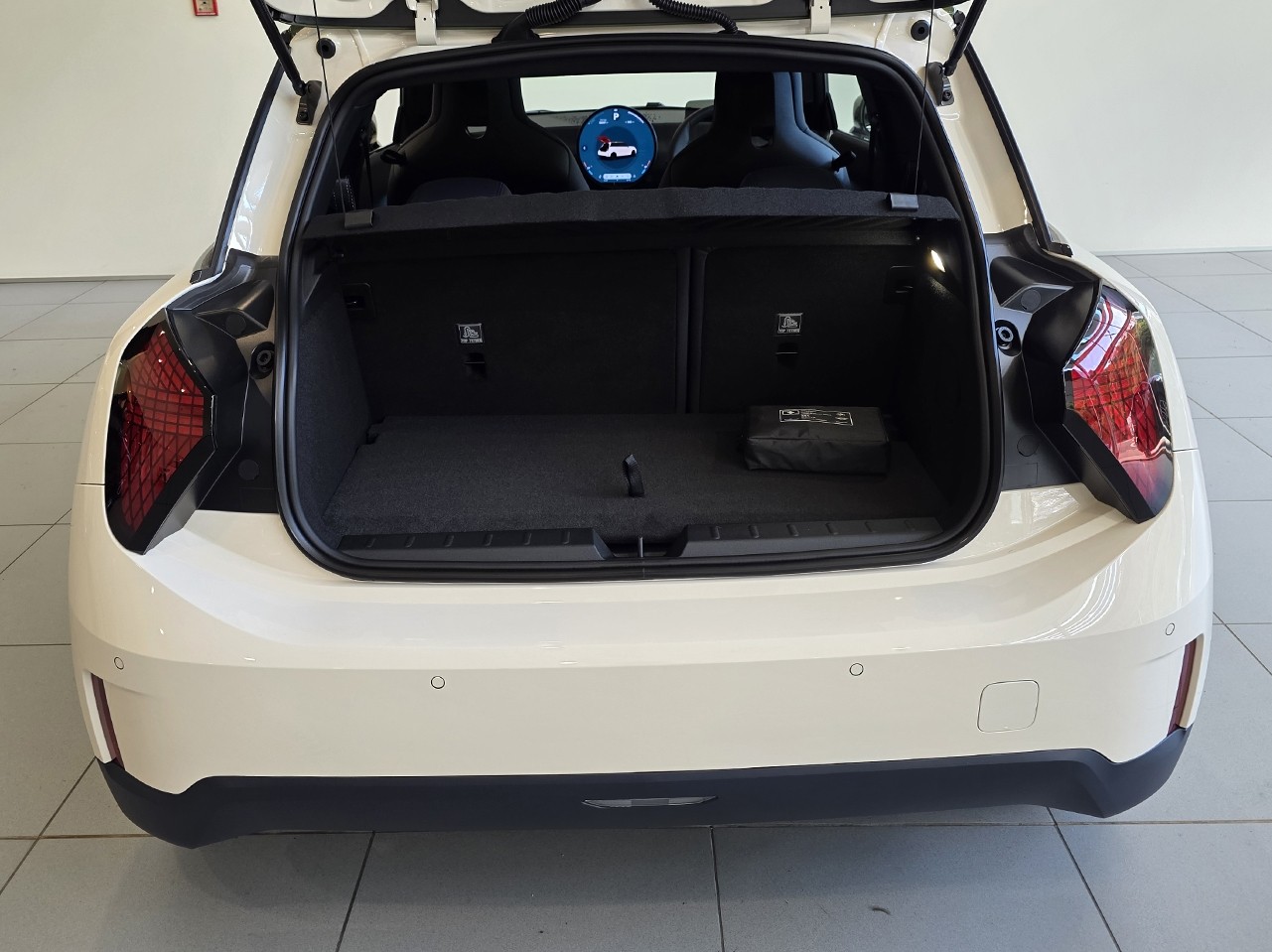 MINI Cooper SE Paul Smith Edition