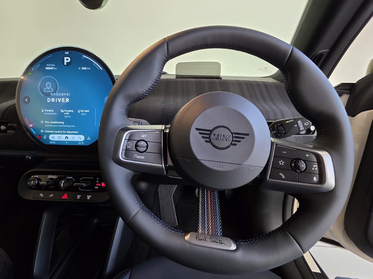 MINI Cooper SE Paul Smith Edition