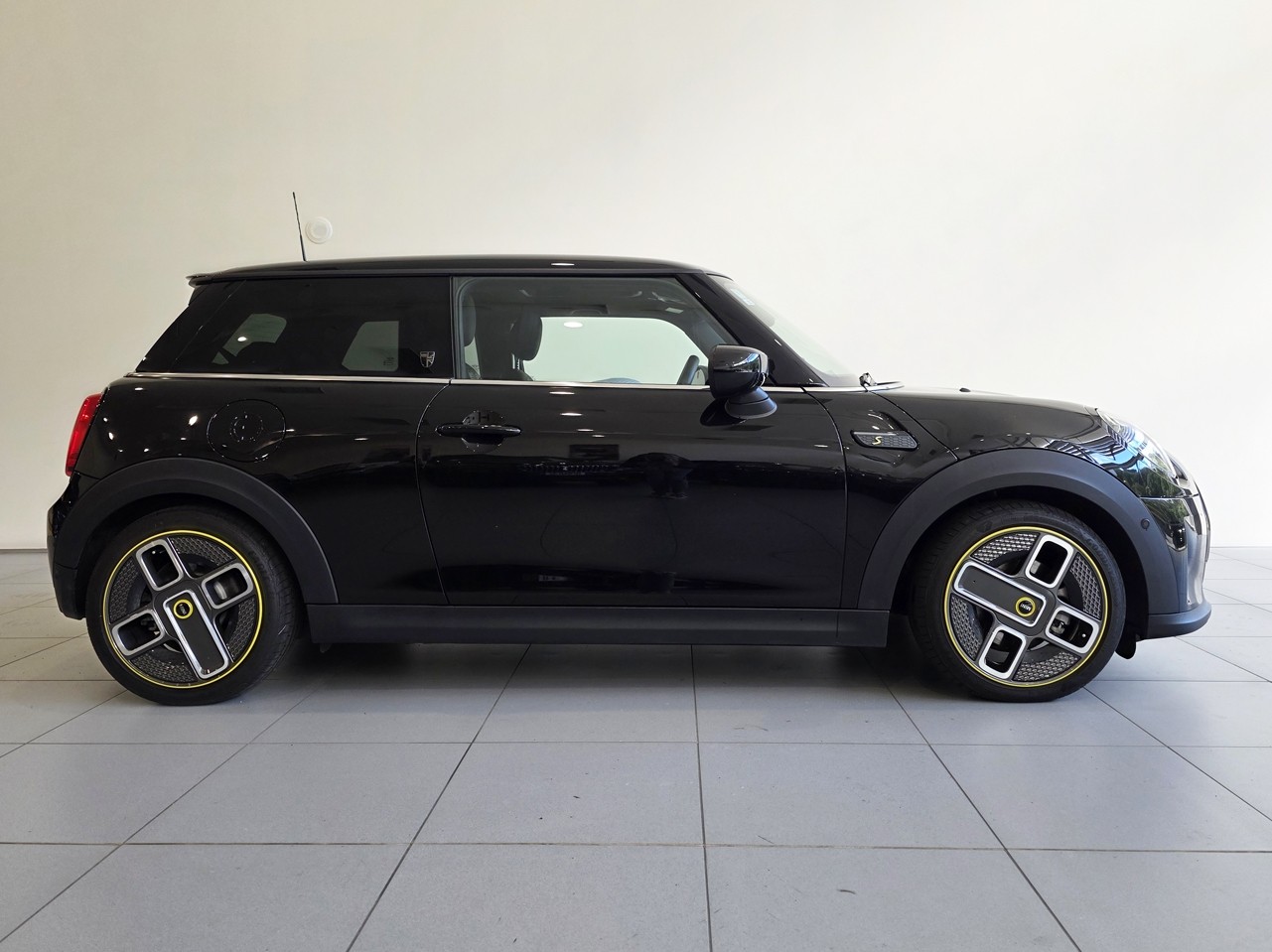 MINI Cooper SE Hatch Yours