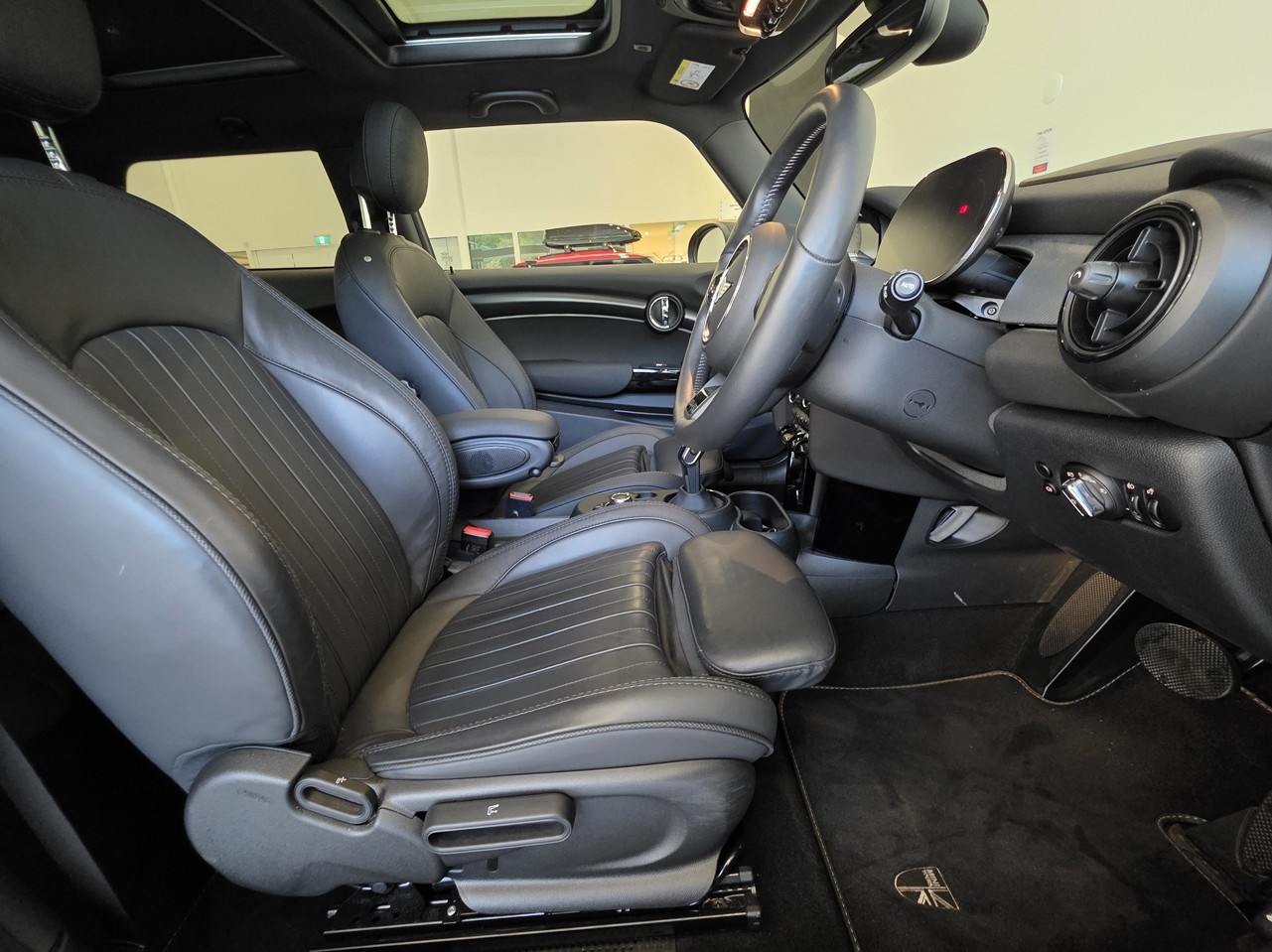 MINI Cooper SE Hatch Yours