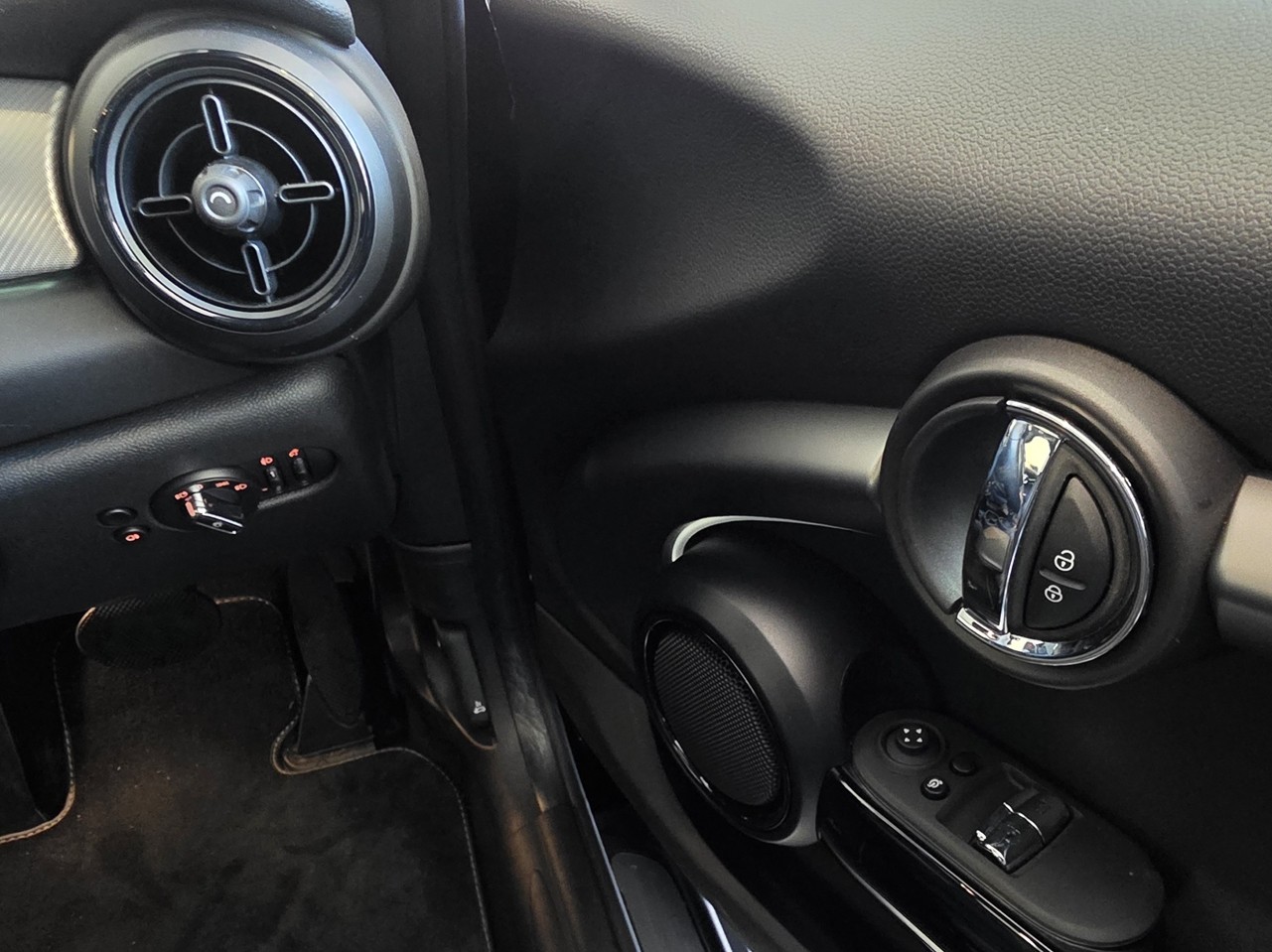 MINI Cooper SE Hatch Yours