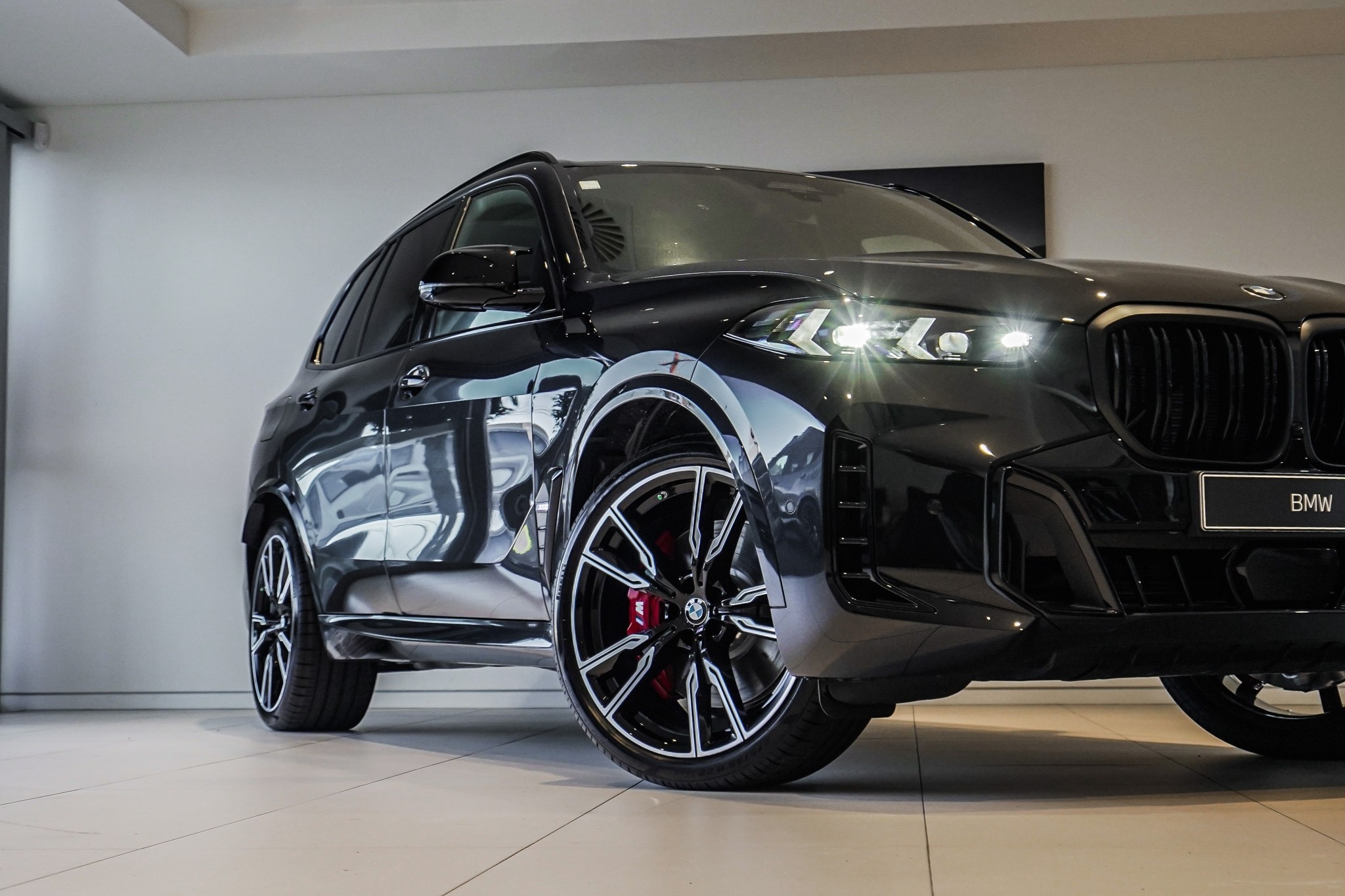 BMW X5 M60i