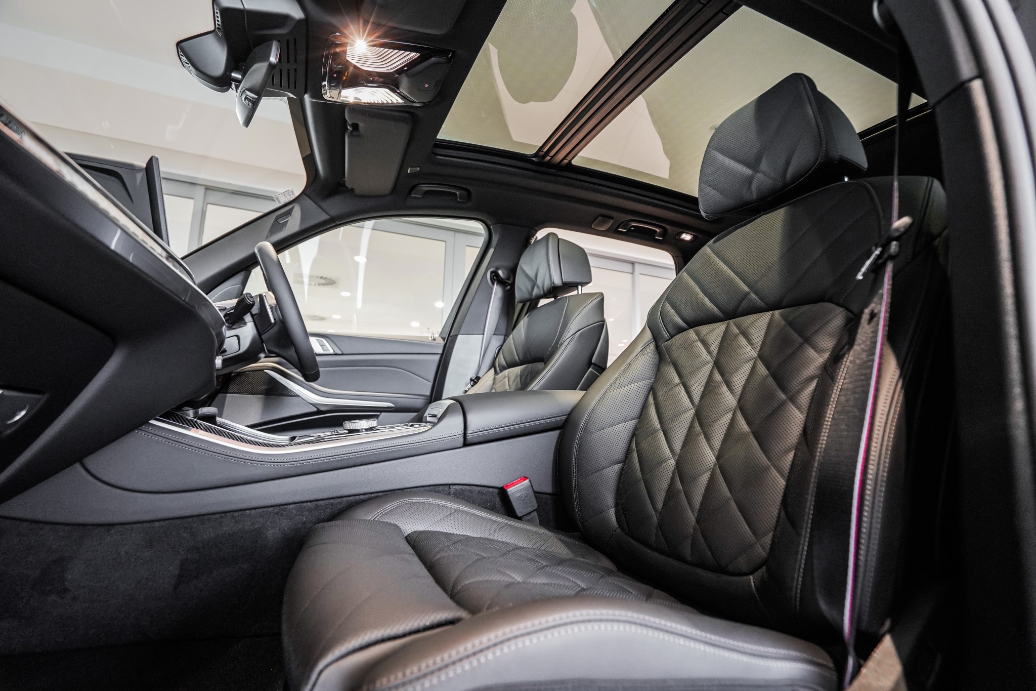 BMW X5 M60i
