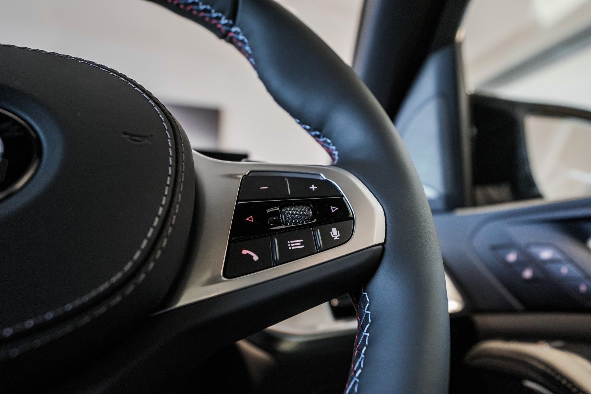 BMW X5 M60i