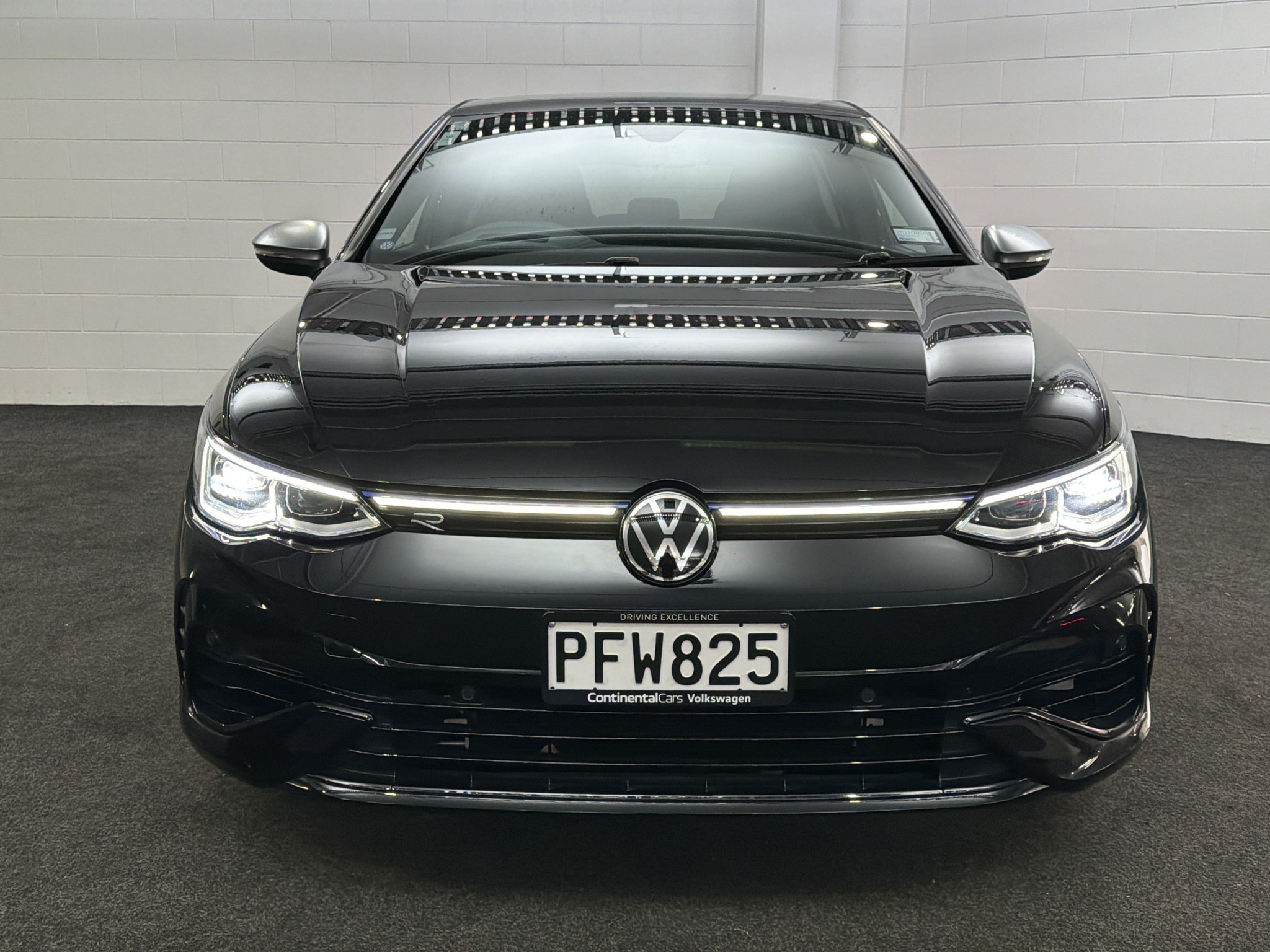 Volkswagen Golf R DSG 2.0PT/4WD/7AT