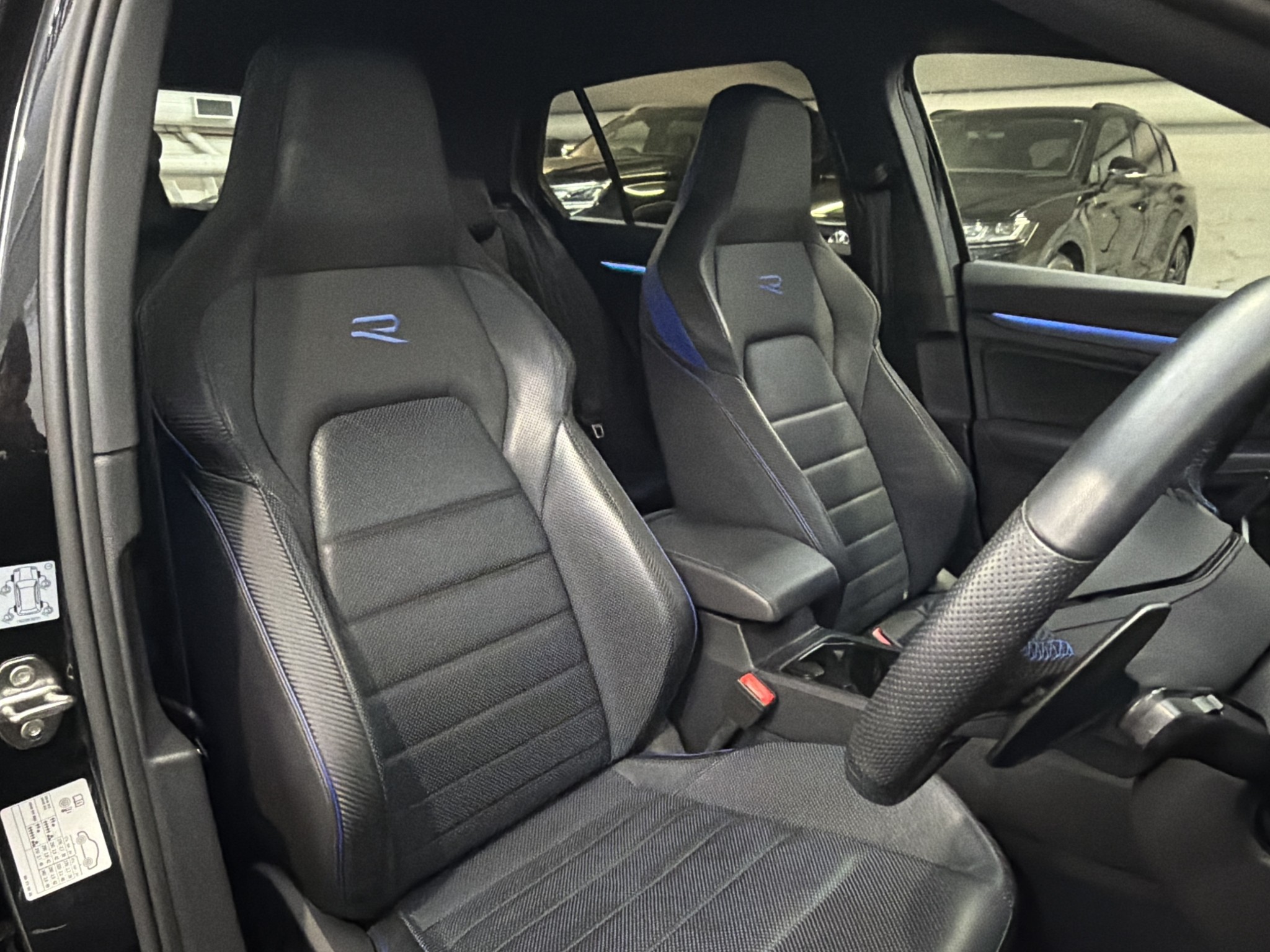 Volkswagen Golf R DSG 2.0PT/4WD/7AT