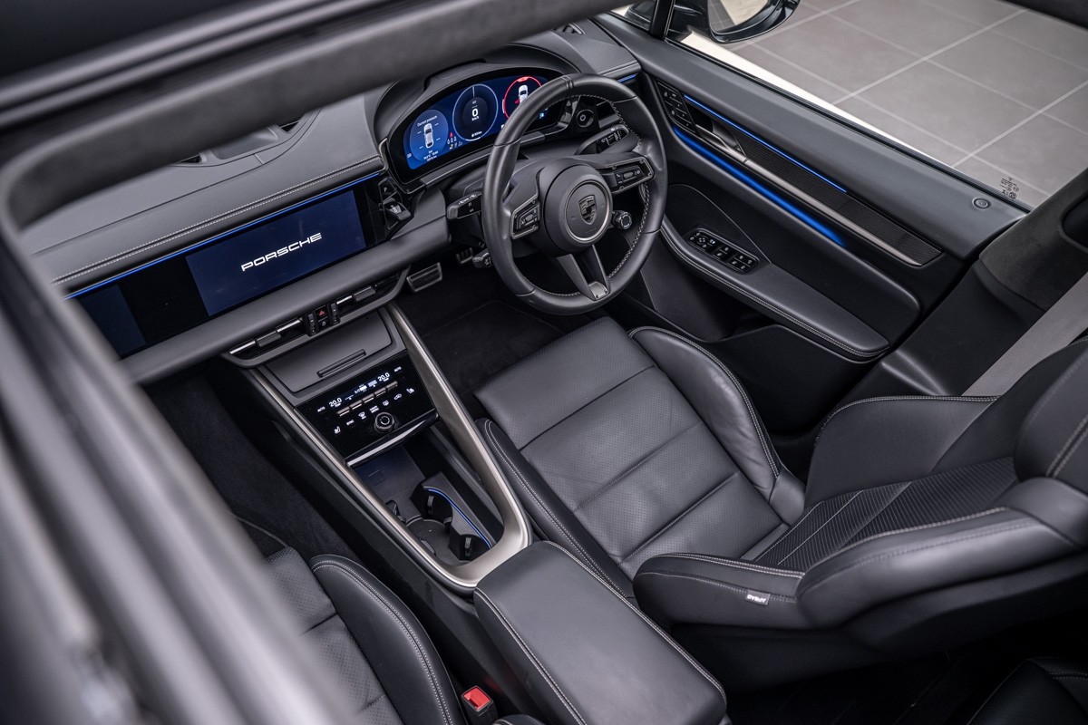 Porsche Macan Turbo Electric (H2)