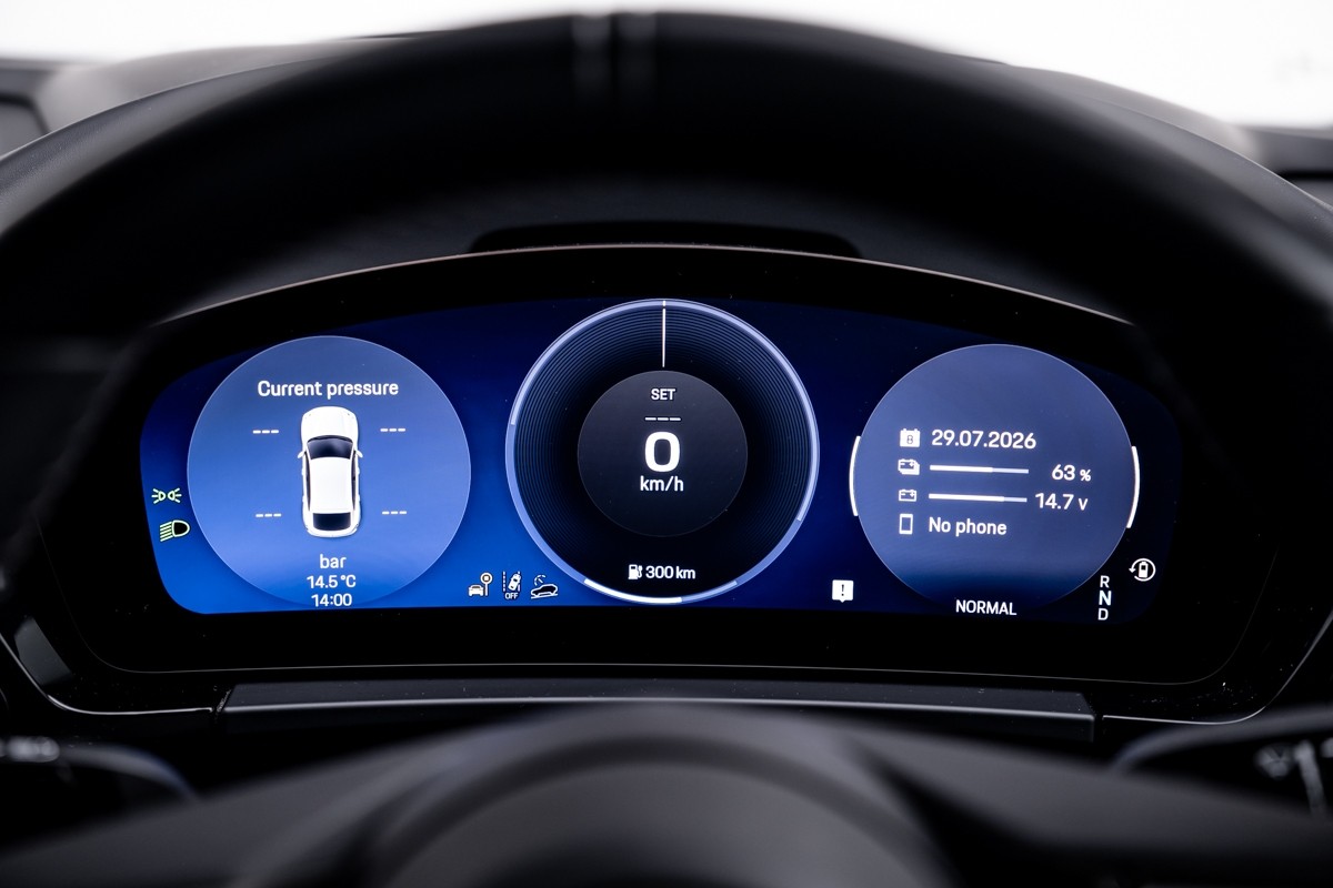 Porsche Macan Turbo Electric (H2)