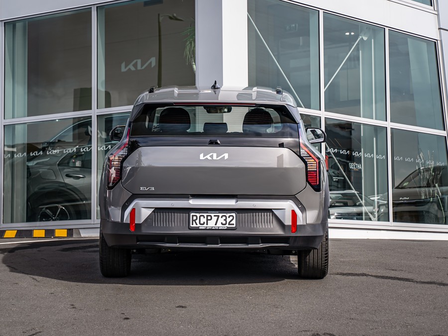 2025 Kia EV3 4
