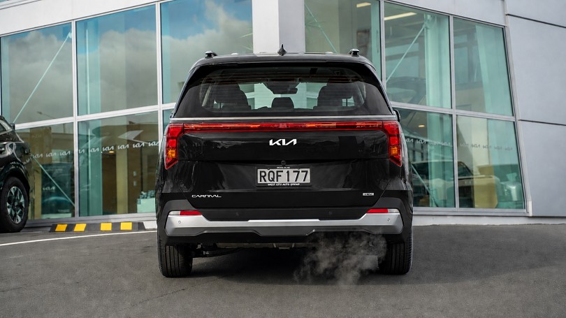 2026 Kia Carnival 4