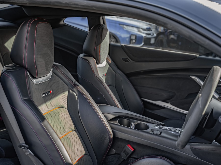 2019 Chevrolet Camaro 8