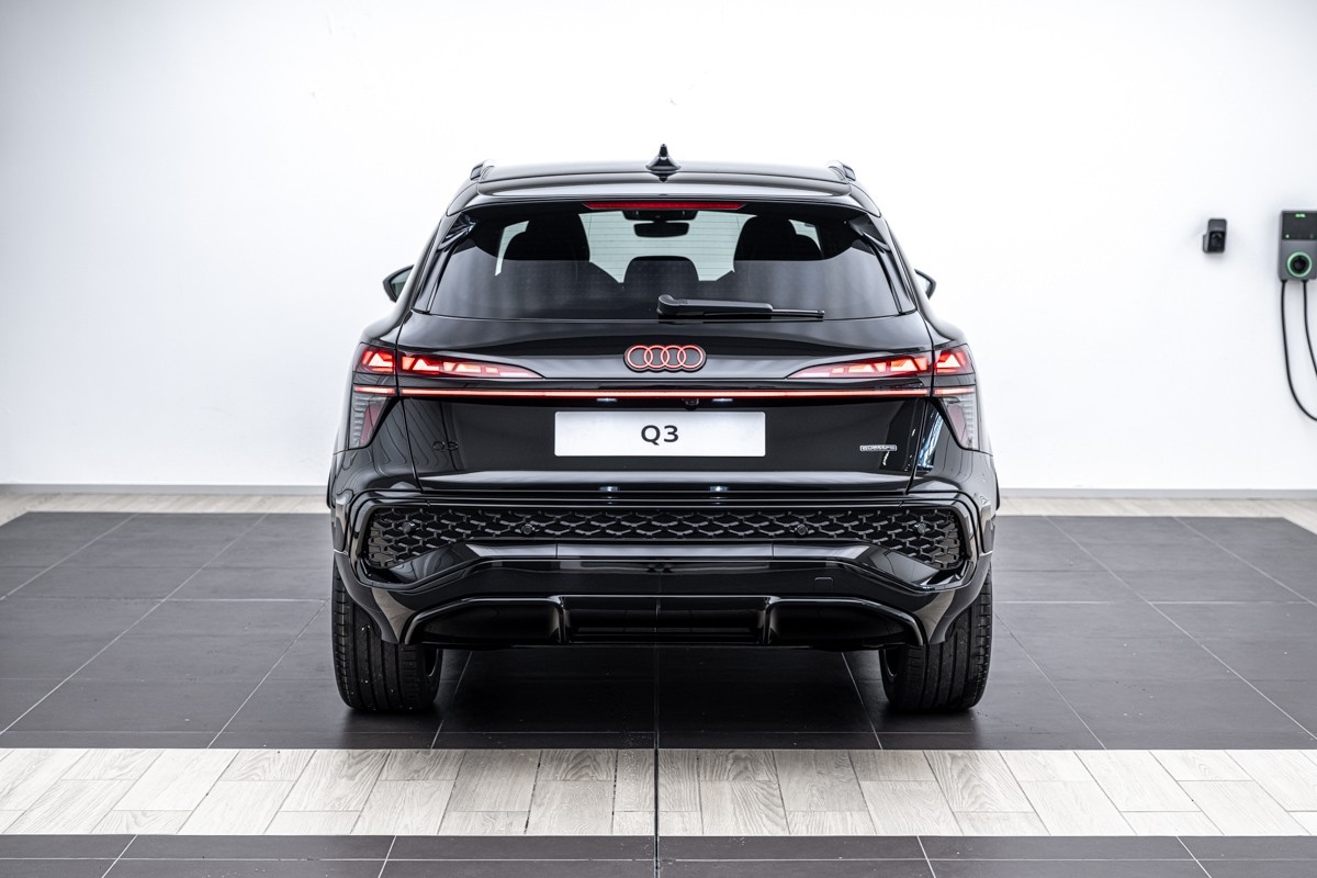 Audi Q3 SUV TFSI quattro 195 kW