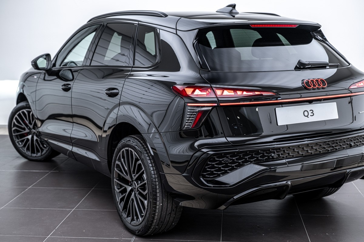 Audi Q3 SUV TFSI quattro 195 kW