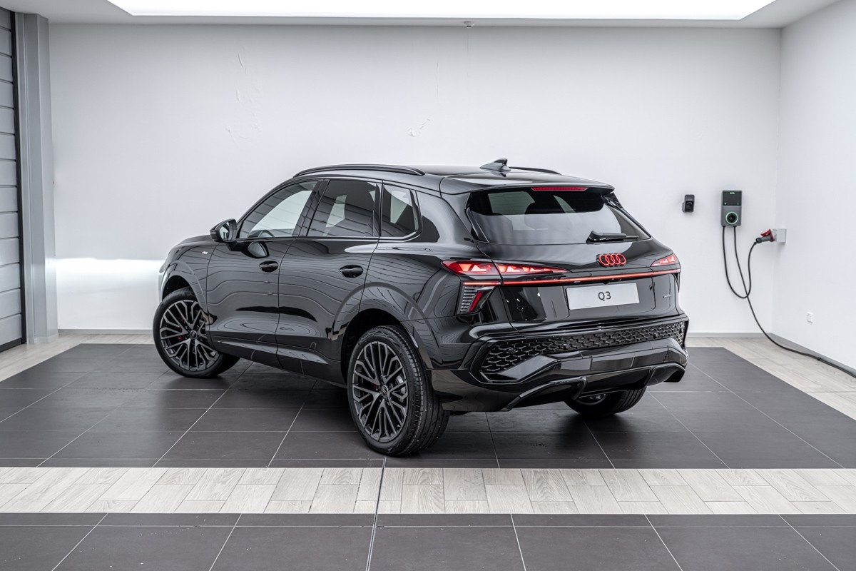 Audi Q3 SUV TFSI quattro 195 kW