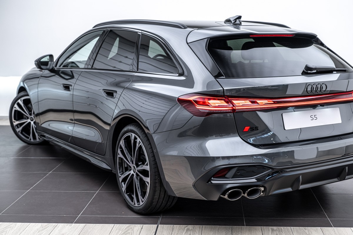 Audi S5 AVANT TFSI