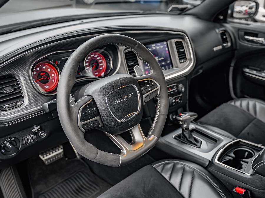 2019 Dodge Charger 8