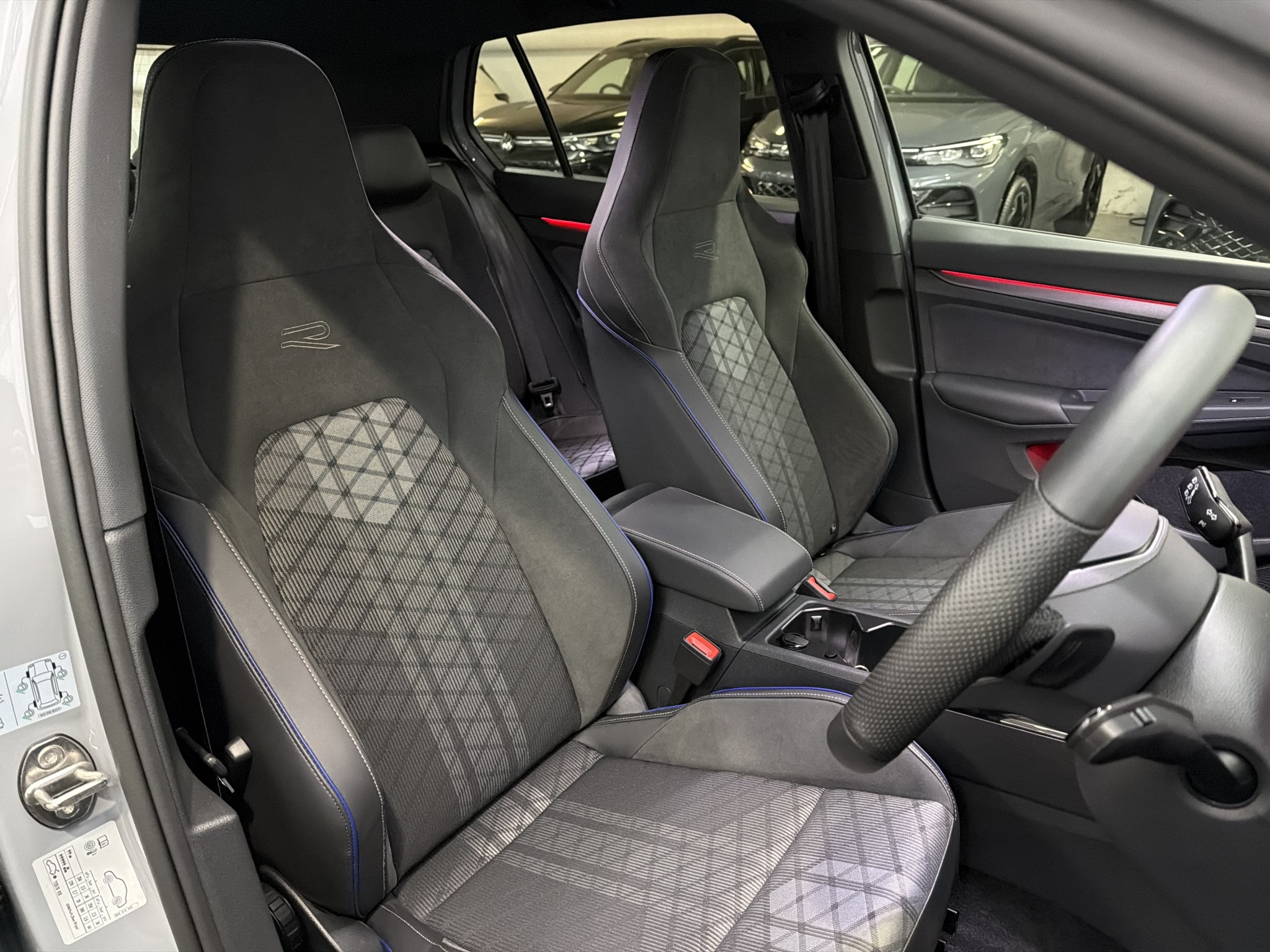 Volkswagen Golf 8.5 R-LINE