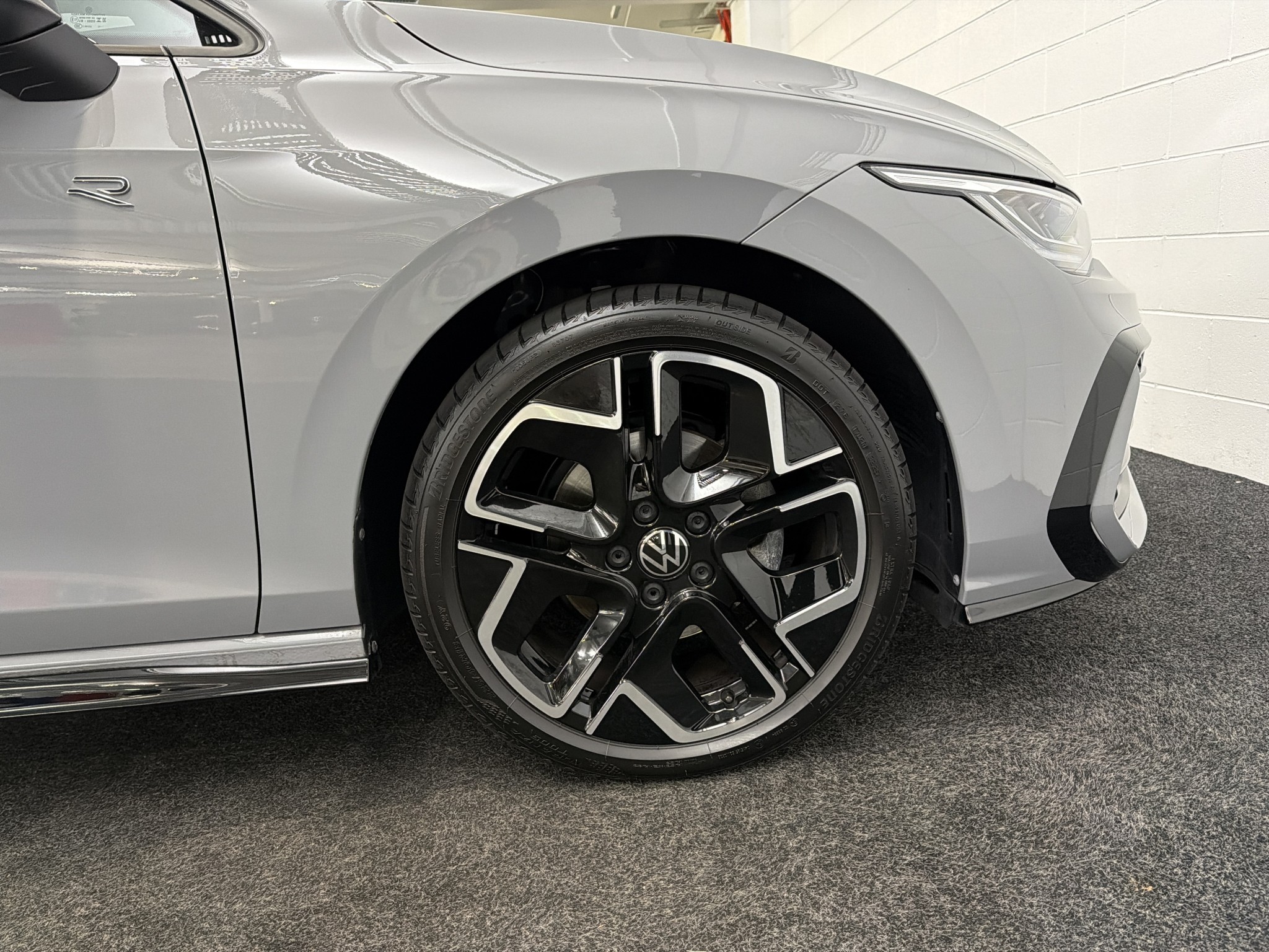 Volkswagen Golf 8.5 R-LINE