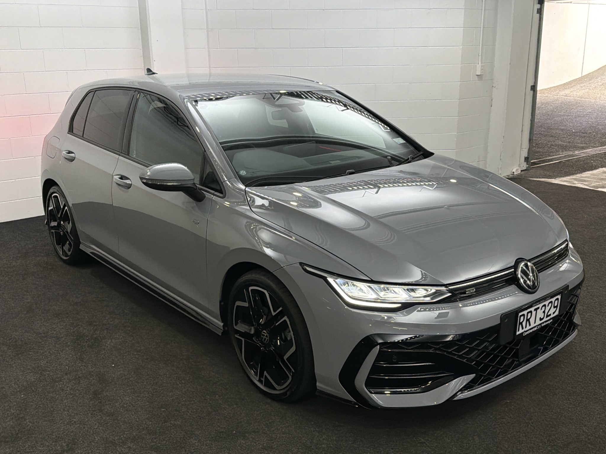 Volkswagen Golf 8.5 R-LINE