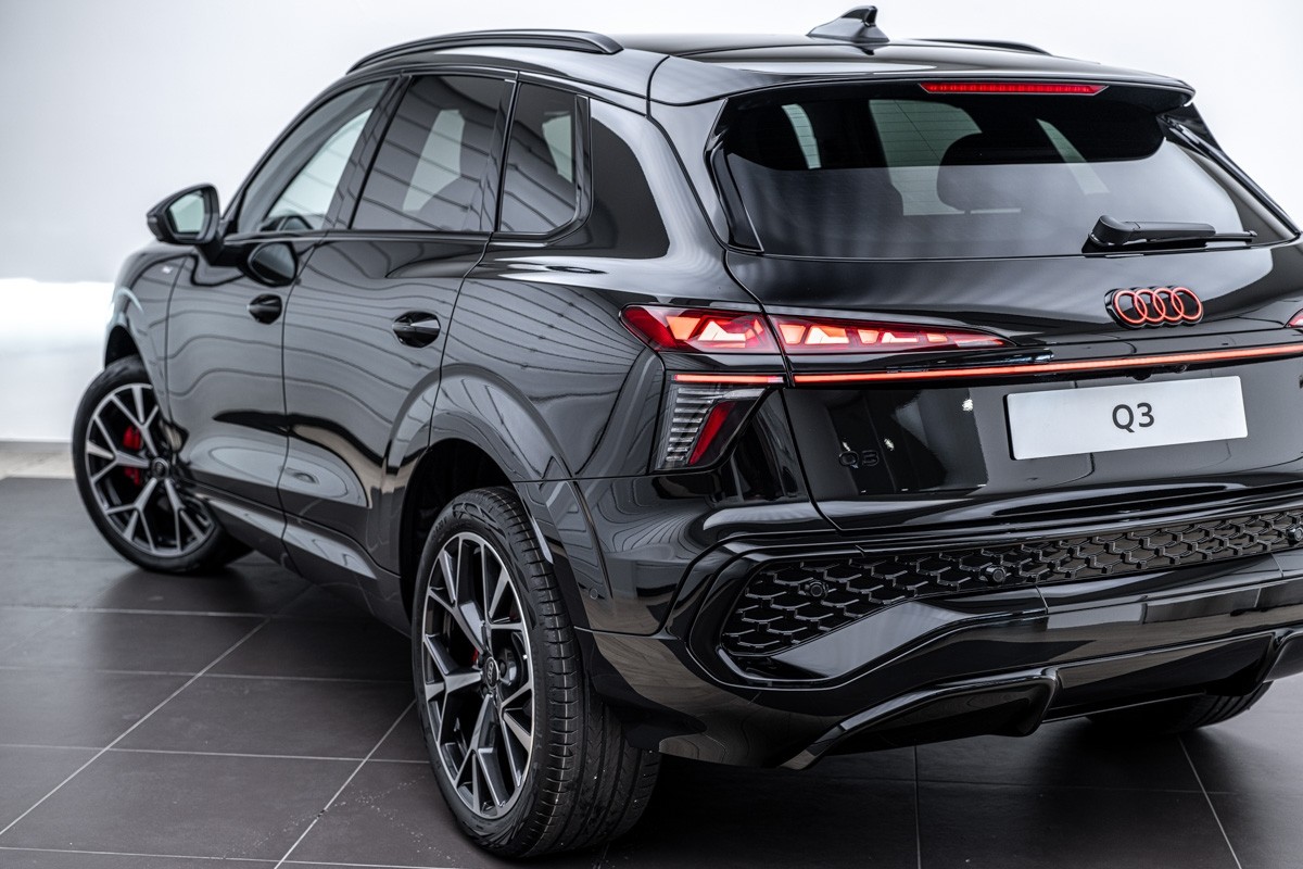 Audi Q3 SUV TFSI quattro 195 kW