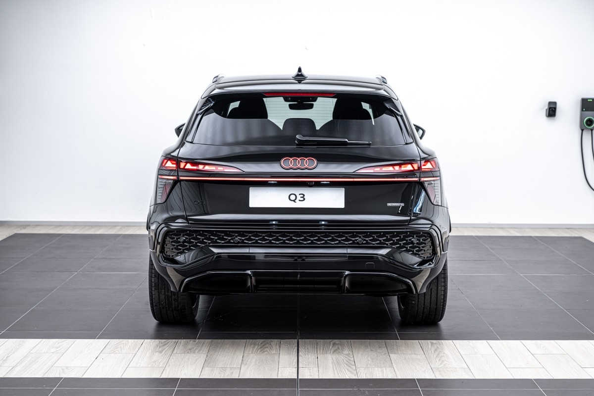 Audi Q3 SUV TFSI quattro 195 kW
