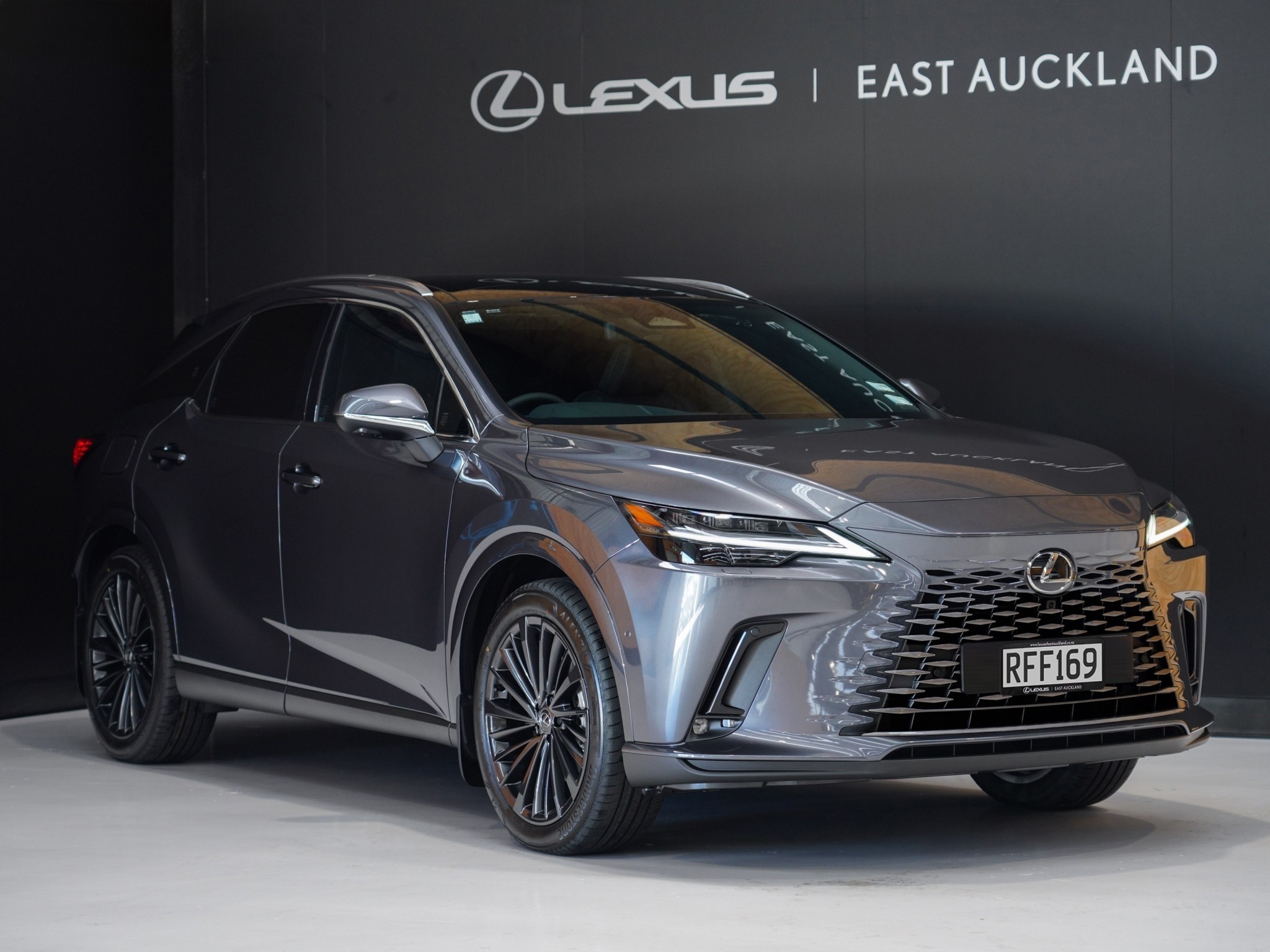 2025 Lexus RX 450h+