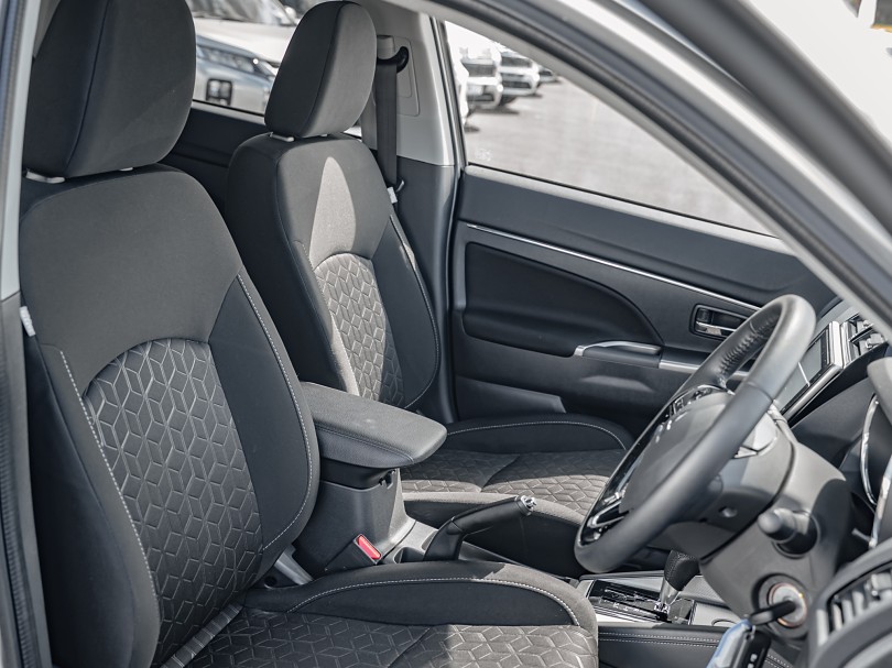 2025 Mitsubishi ASX 8
