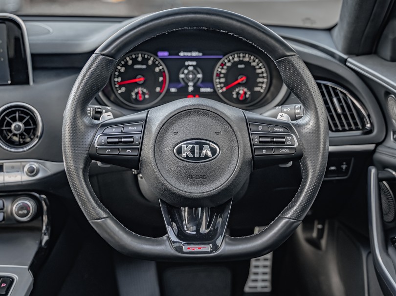2018 Kia Stinger 10