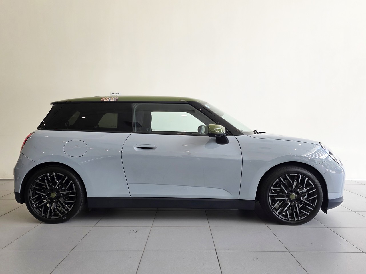 MINI Cooper SE Paul Smith Edition