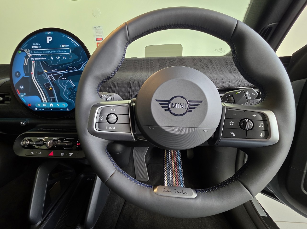 MINI Cooper SE Paul Smith Edition