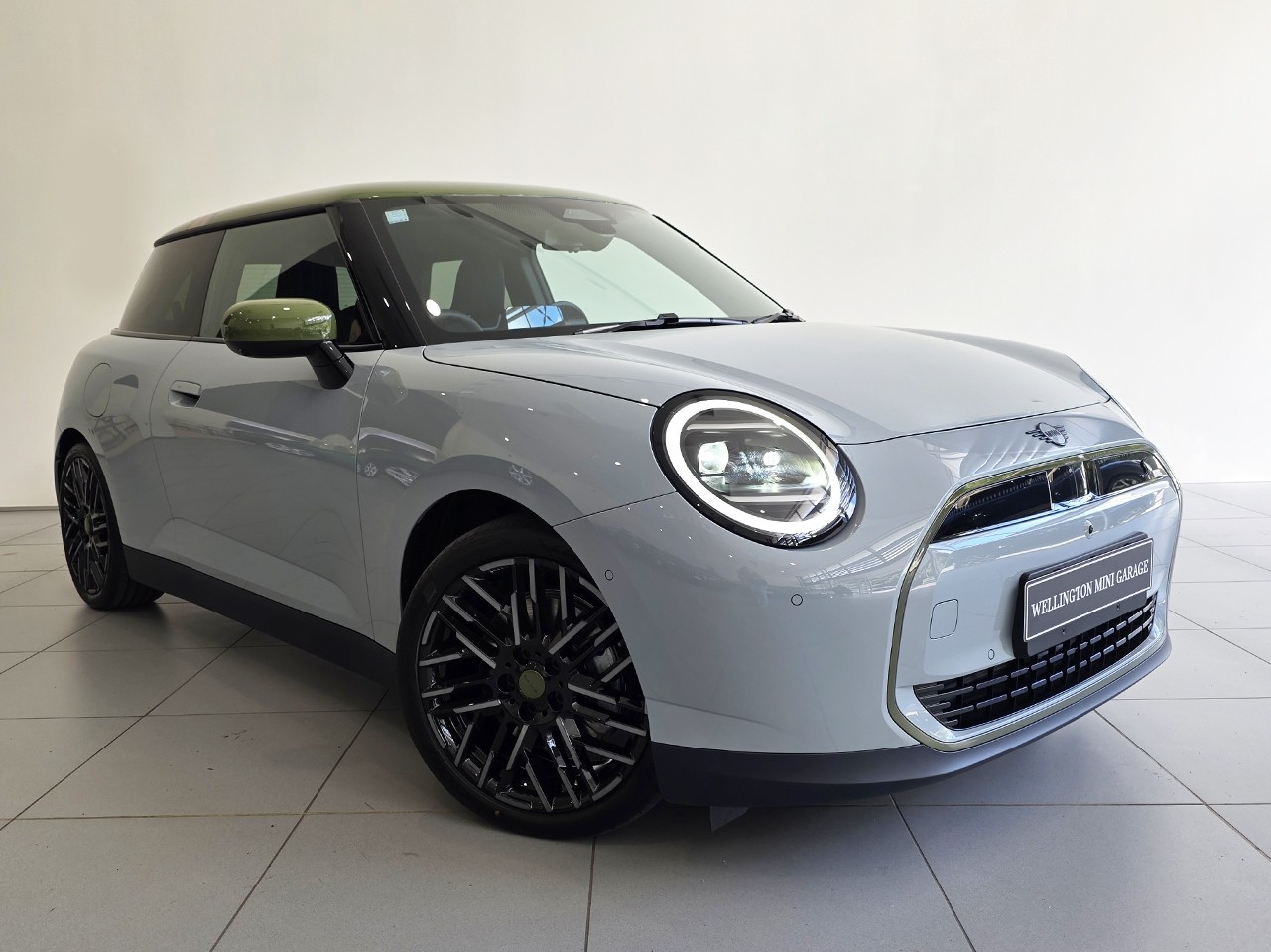 MINI Cooper SE Paul Smith Edition