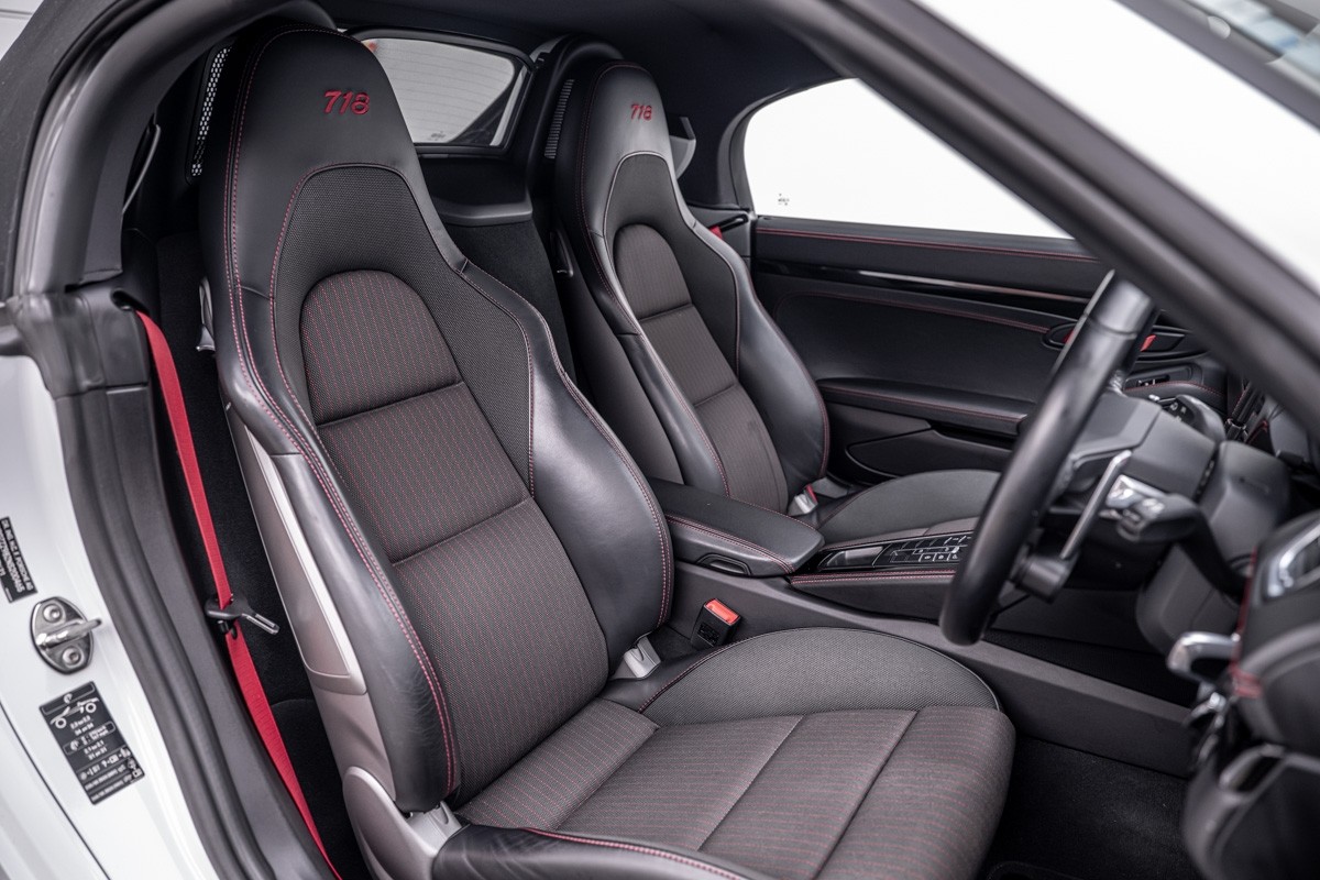 Porsche 718 Boxster T (982)