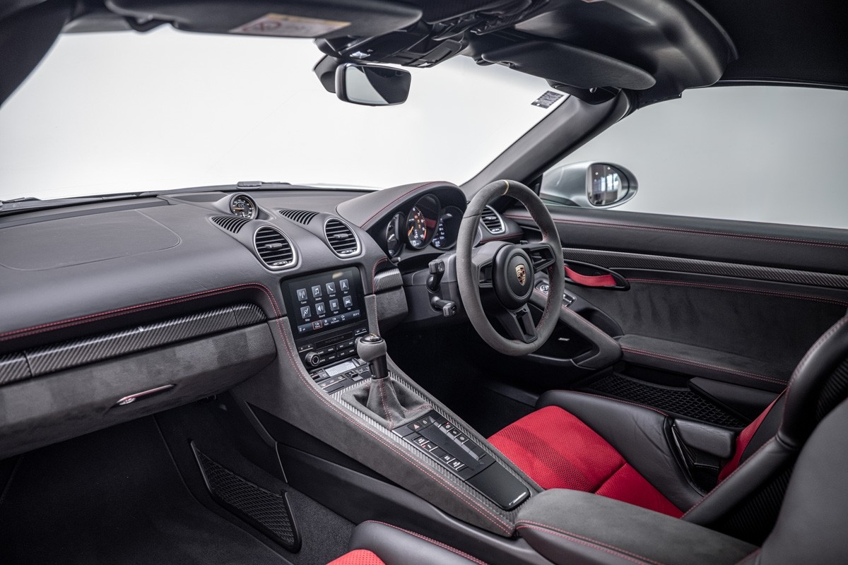 Porsche 718 Spyder RS (718)