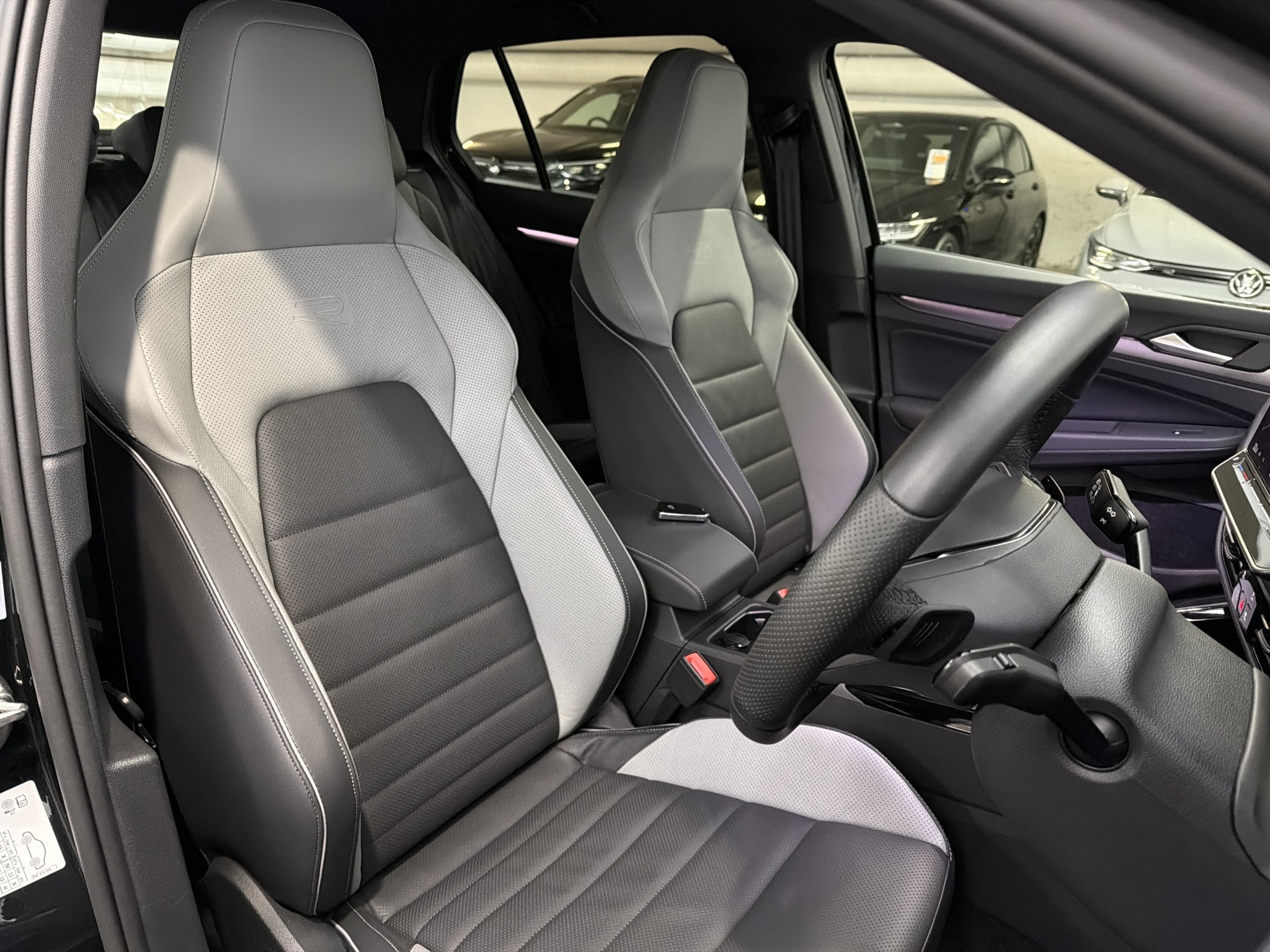 Volkswagen Golf 8.5 R-LINE