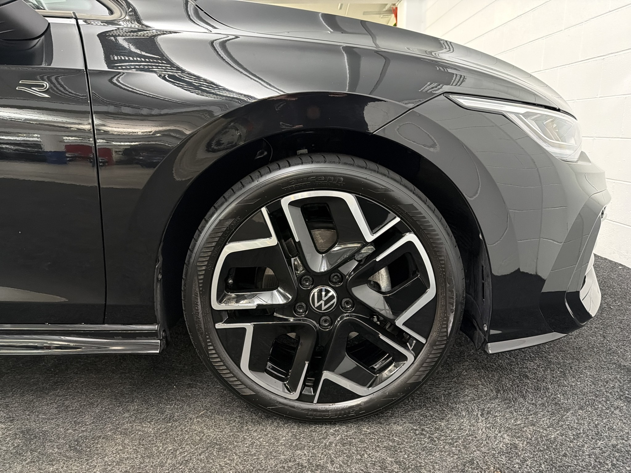 Volkswagen Golf 8.5 R-LINE