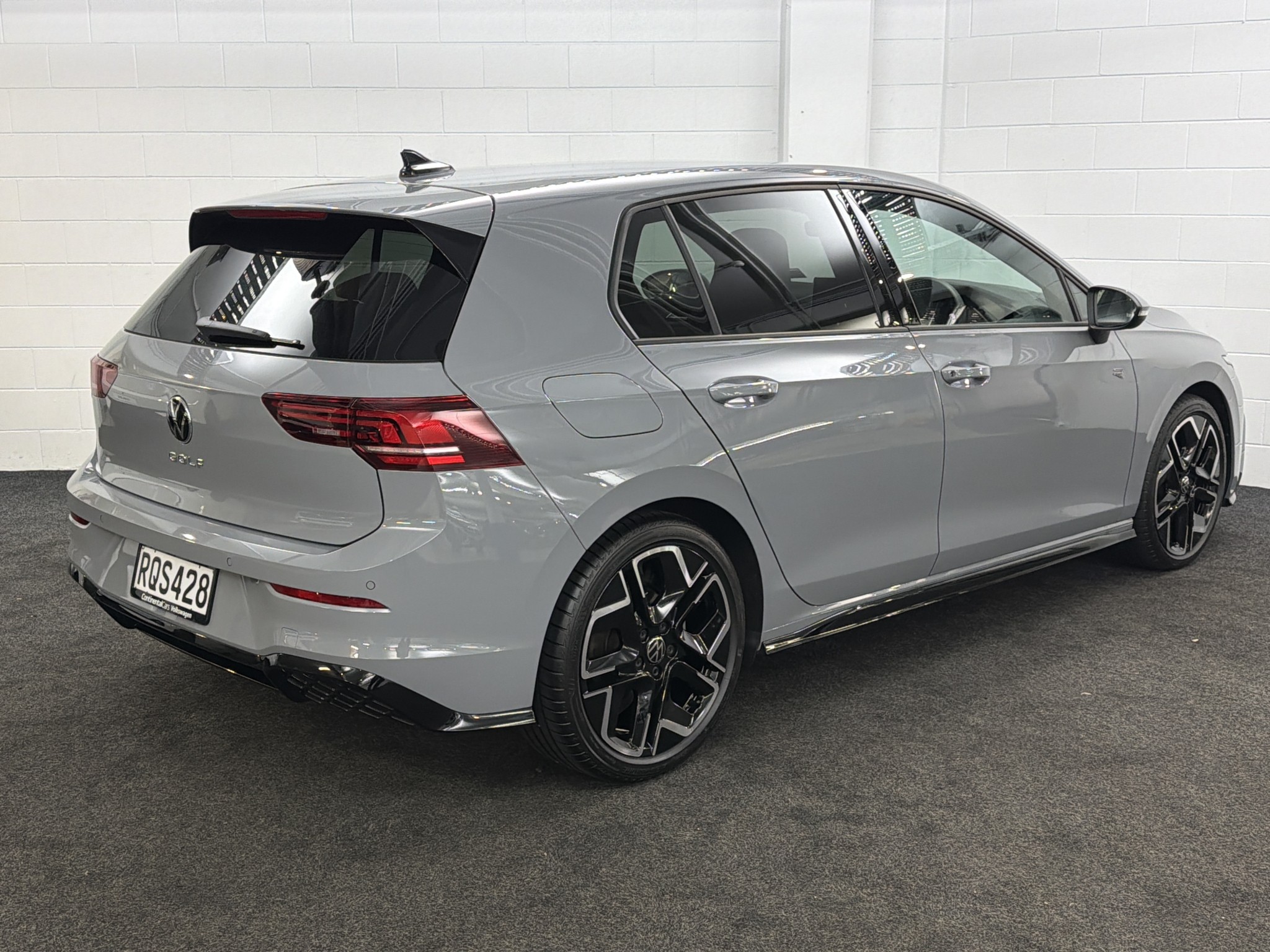 Volkswagen Golf 8.5 R-LINE