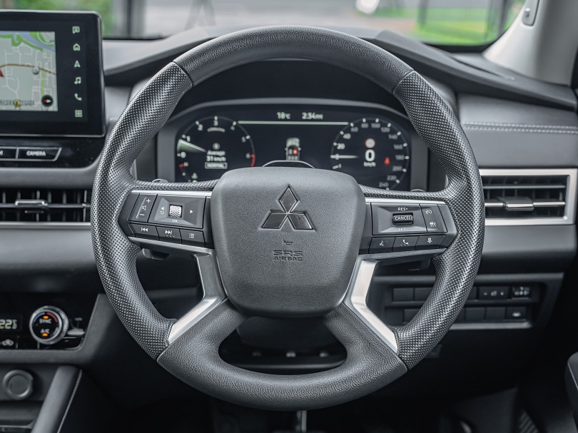 2025 Mitsubishi Outlander 10